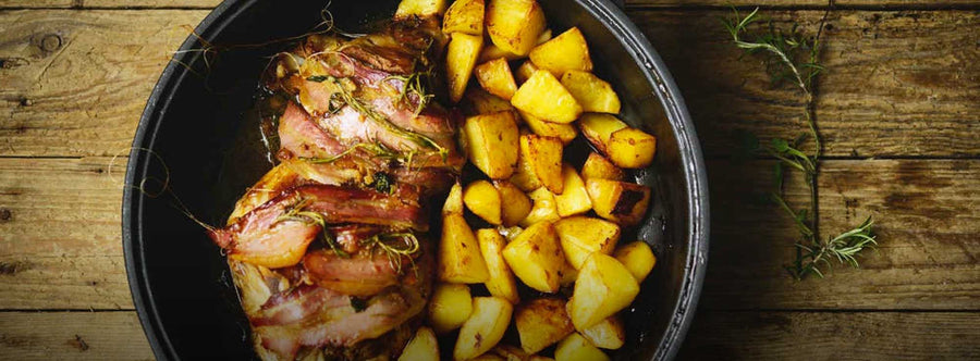 Roast lamb and potatoes  (Agnello e patate al forno)