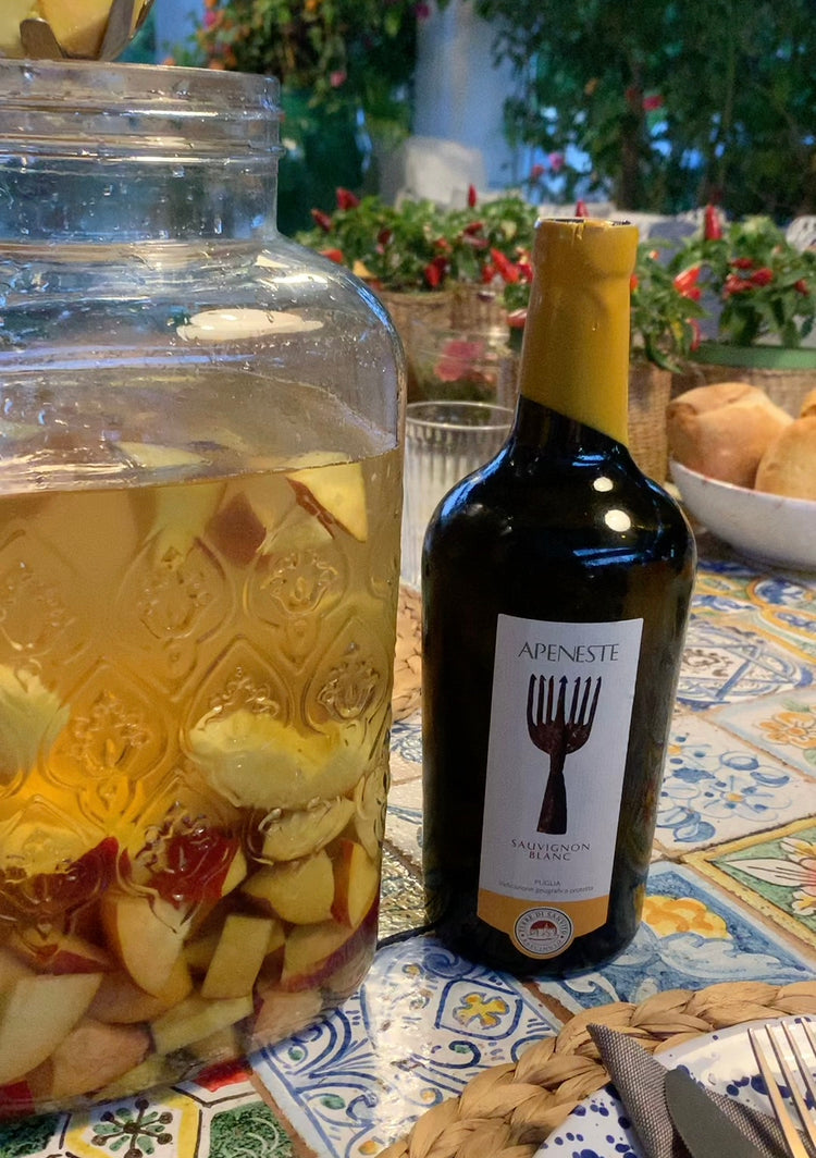 CHILLED PEACHES IN WINE