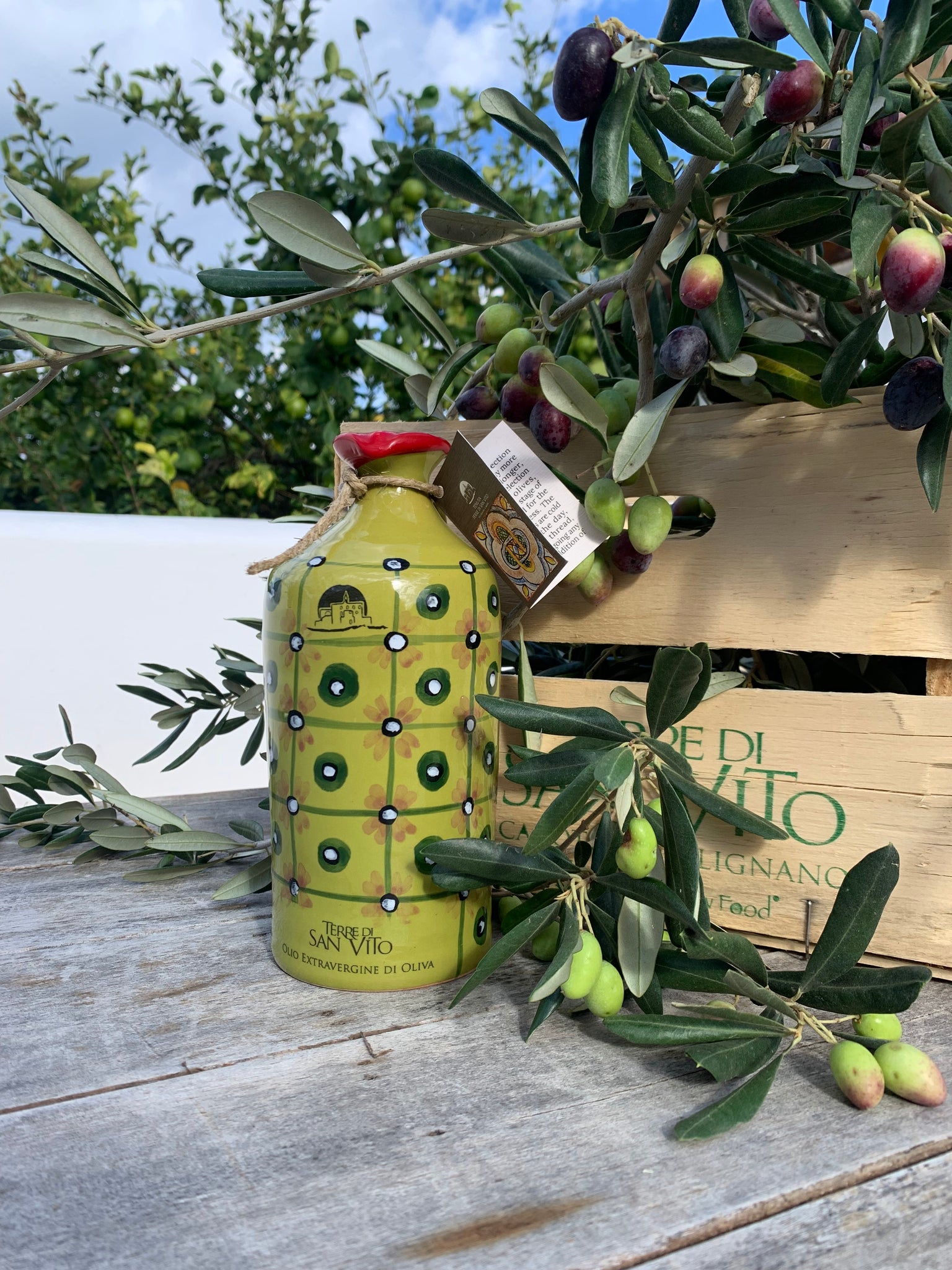 Lime Green Patterned Terracotta Jar – extra virgin olive oil