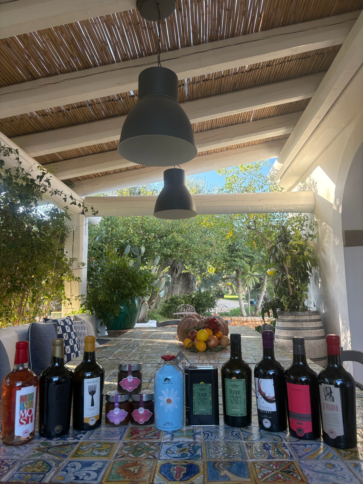 The Completo - The Ultimate Wine & Food Gift Set.