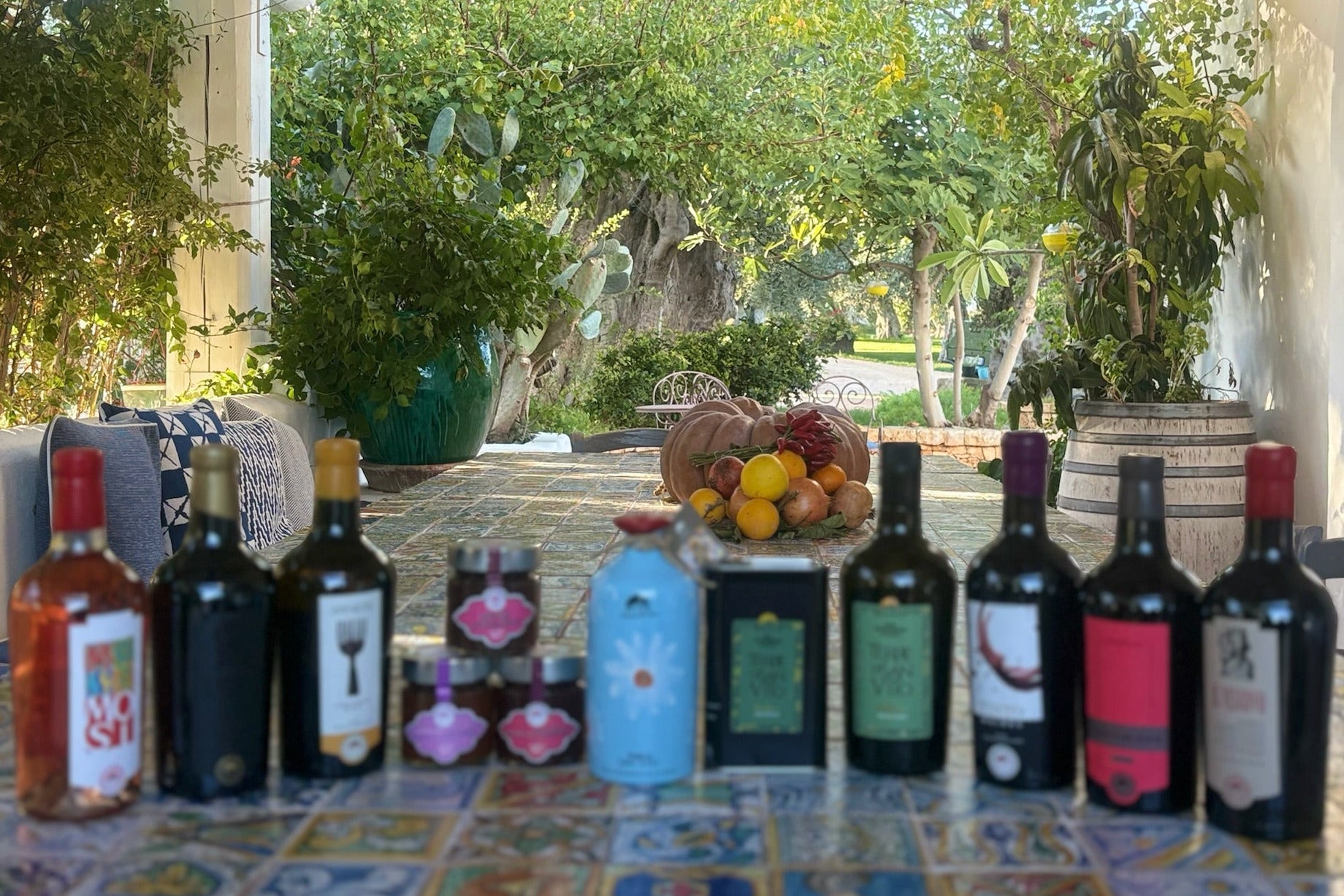 The Completo - The Ultimate Wine & Food Gift Set.