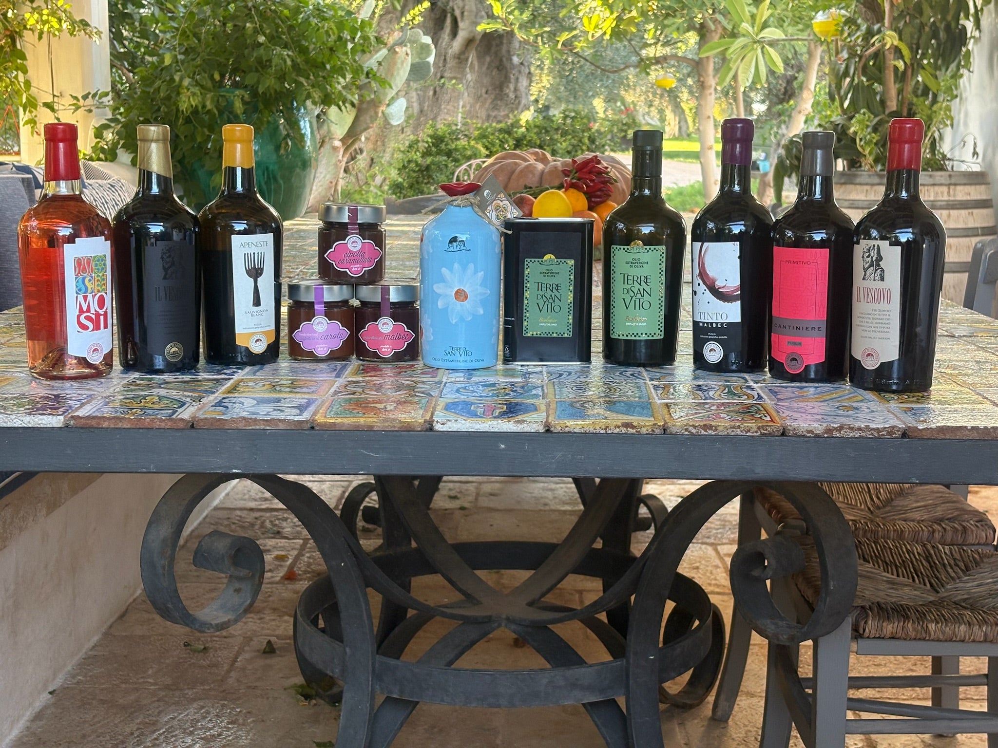 The Completo - The Ultimate Wine & Food Gift Set.