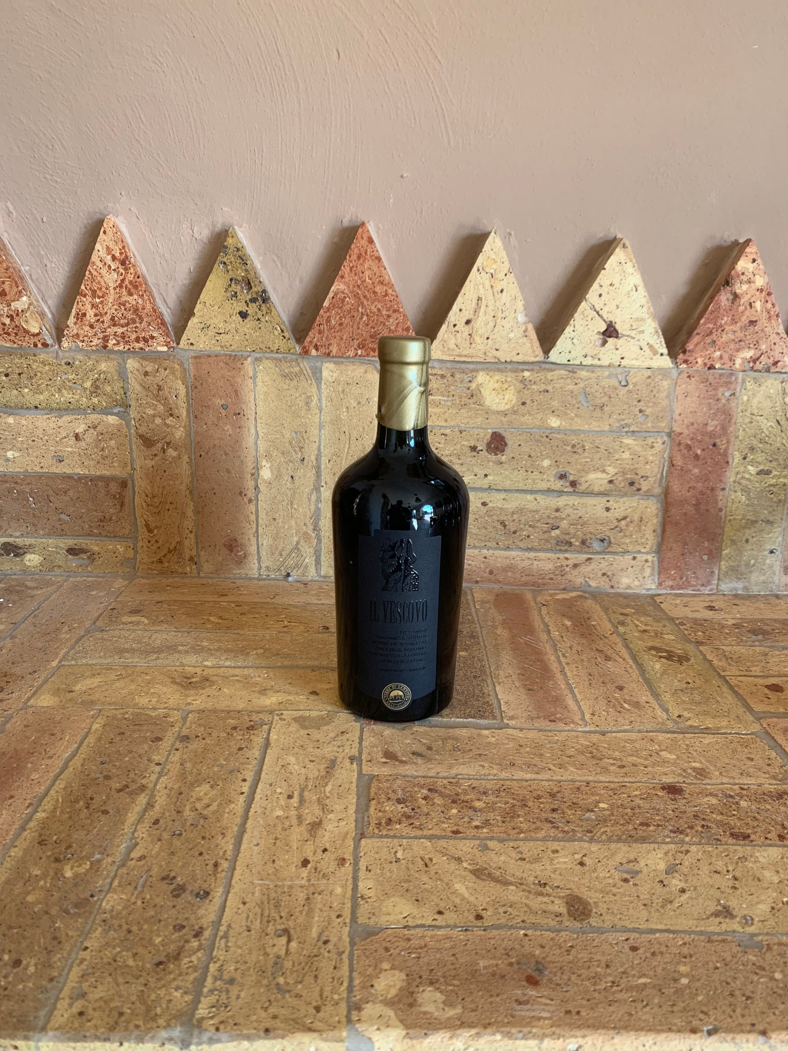 Il Vescovo Black Label (2014) Organic Status - Malbec 60% Cabernet Sauvignon 30% Carménère 10%  13.5 % Vol