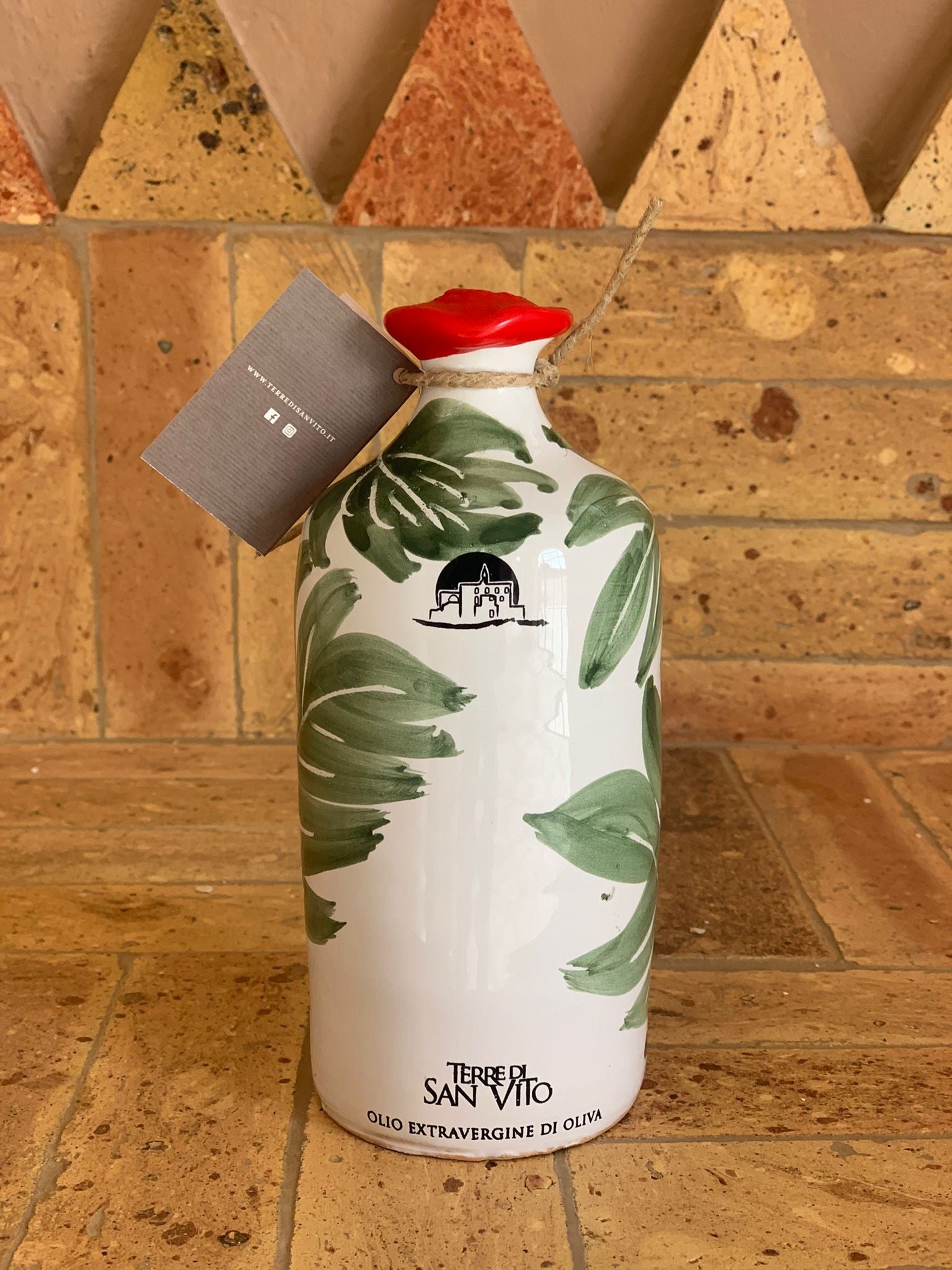 NEW IN: Leaf Patterned Terracotta Jar – extra virgin olive oil