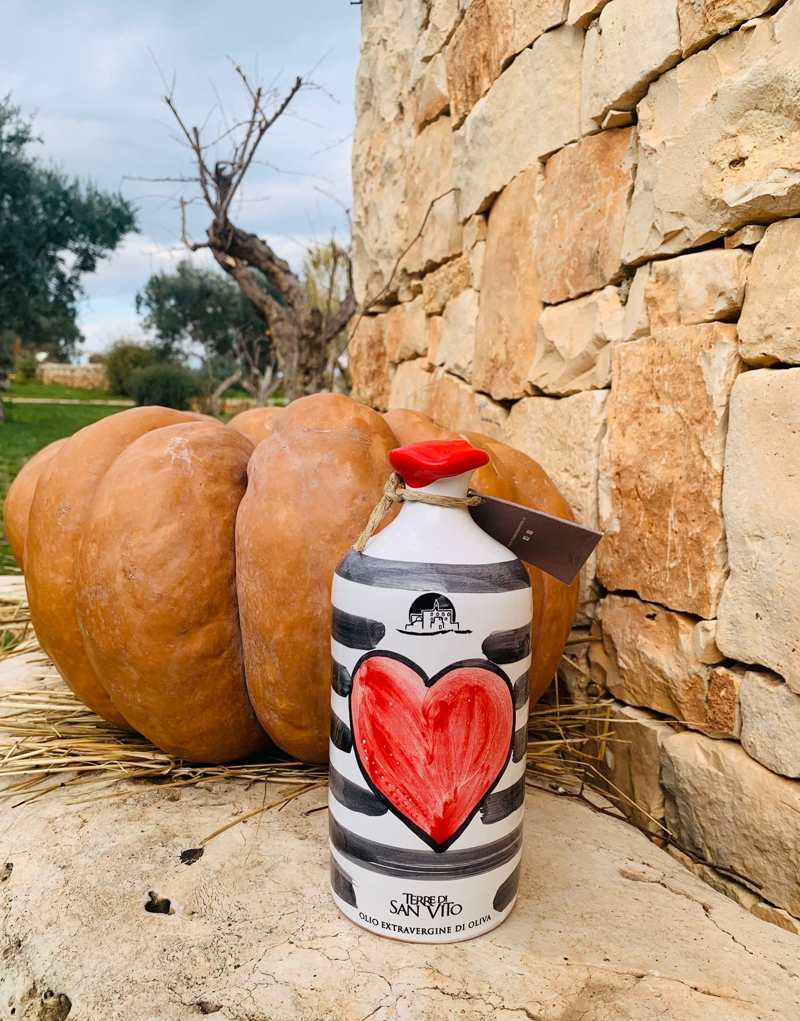 Love Heart Terrakottaglas – Enthält unser natives Olivenöl extra